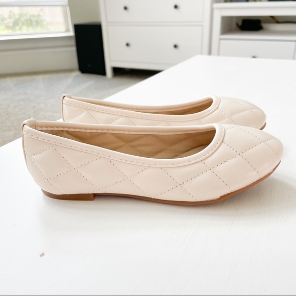 Rosegirl Other - Rosegirl Ivory Quilted Girl Flats C7208